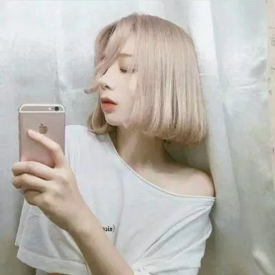 小资女孩向前冲